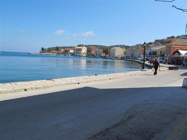 Εικόνα από εξωτερικό καταστήματος στους Παξούς